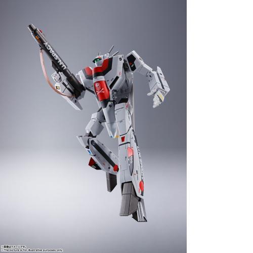 Bandai DX Chogokin Macross VF-1S Valkyrie (Hikaru Ichijo Use) Action Figure